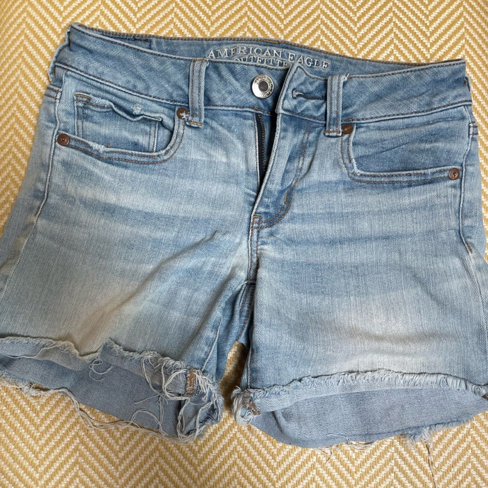 American Eagle Outfitters Super Skinny Stetch Shorts wm sz 2.  Jean